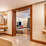 فندق Il San Corrado Di 5*