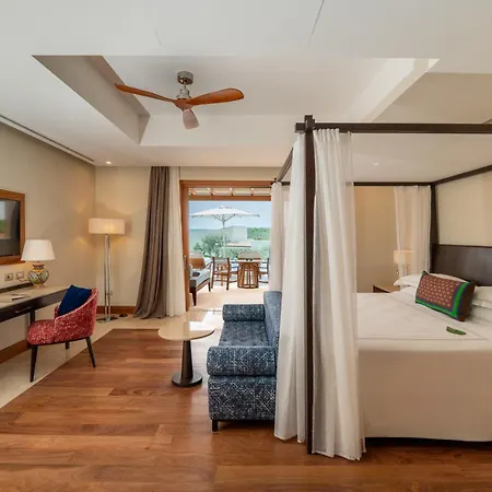 Il San Corrado Di Hotel 5*